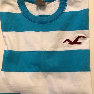 HOLLISTER T-SHIRT